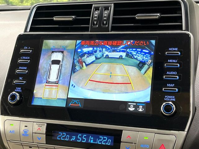 【パノラミックビューモニター】専用のカメラにより、上から見下ろしたような視点で360度クルマの周囲を確認することができます☆死角部分も確認しやすく、狭い場所での切り返しや駐車もスムーズに行えます。