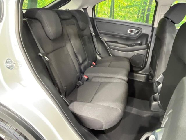 高品質なオリジナルフロアマットもオプションにてご用意しております。お好きなデザインやカラーをお車に合わせて選んでいただくことができます♪