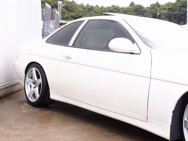 ���Ђ̓J�X�^���𓾈ӂƂ��Ă���܂��B�ԍ�����WORK�z�C�[���A�I�[�f�B�I�J�X�^���ȂǁA���[�ԑO�ɂ��q�l�̃X�^�C���ɍ����J�X�^���₨�Ԃƈꏏ�ɃI�[�g���[���ɂ��鎖���\�ƂȂ�܂��̂ł��C�y�ɂ����k������