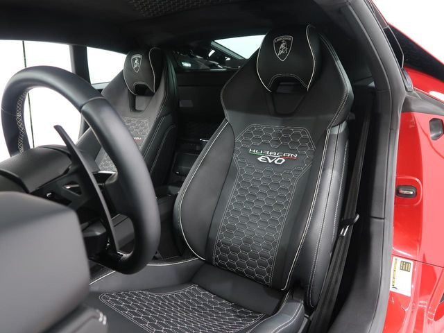 �V�[�g�ɂ��Ă���ԗǂ��ێ�����Ă���̂ł��B�I�[�g�X�e�[�W�ł͐�p�̃V�[�g���n���K�[�h����R�[�e�B���O�����p�ӂ��Ă�܂��B���񂨐\���t���������B