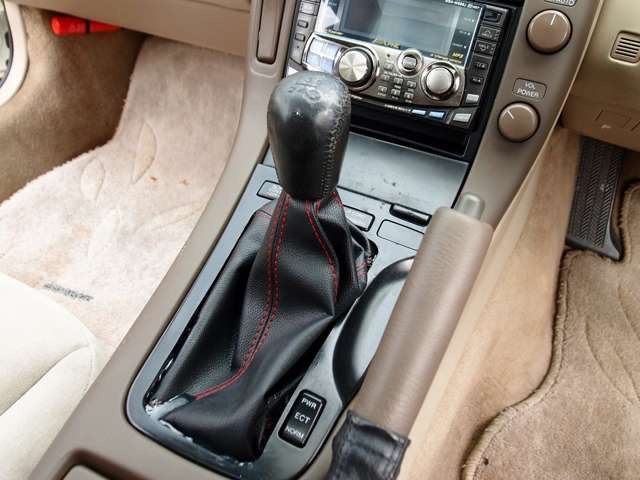 �l�C�̃\�A�� 25GT-T 5MT�J�X�^���ԗ��̓���!�󏭉��l�̍����T�����[�t�𑕔����ATEIN�ԍ����ARAYSTRD�X�|�[�c18AW�A���}�t���[�ȂǏ[�������̈��B�^�C�~���O�x���g�������ς�