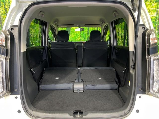 ���i�̂���������ʋ΁A���}���ɏ\���ȉ׎��X�y�[�X���m�ۂ��Ă���܂��B�Z�J���h�V�[�g��|���ƁA�傫�ȉו��̐ύڂ��\�ł���