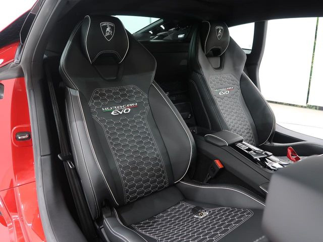 �V�[�g�ɂ��Ă���ԗǂ��ێ�����Ă���̂ł��B�I�[�g�X�e�[�W�ł͐�p�̃V�[�g���n���K�[�h����R�[�e�B���O�����p�ӂ��Ă�܂��B���񂨐\���t���������B