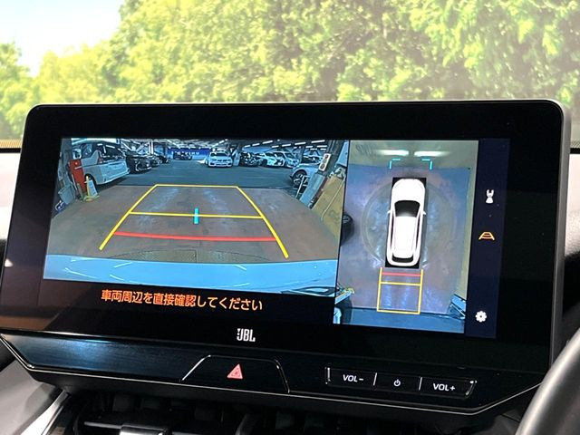 【パノラミックビューモニター】専用のカメラにより、上から見下ろしたような視点で360度クルマの周囲を確認することができます☆死角部分も確認しやすく、狭い場所での切り返しや駐車もスムーズに行えます。