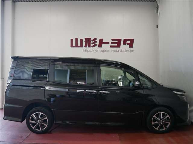 ヴォクシー2.0 ZS 煌II 4WD