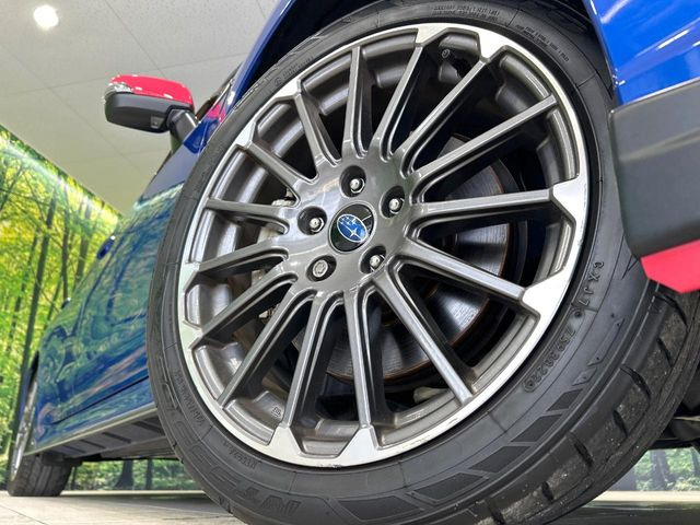 �y����18�C���`�A���~�z�C�[���z�O�ςɃ}�b�`���������A���~�z�C�[���𑕒����Ă���܂��B�e��ЊO�A���~�z�C�[����A�X�^�b�h���X�^�C�����戵�����Ă���܂��B���񂲑��k����������