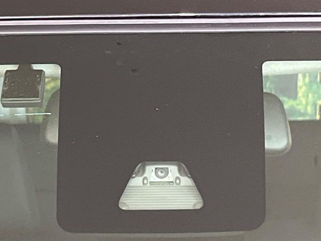 �y�X�}�[�g�A�V�X�g�z���s���ɑO���̎ԗ�����F�����A�Փ˂������Ȏ��͌x��ƃu���[�L�ŏՓˉ���Ɣ�Q�y�����A�V�X�g�B�����S�Ƀh���C�u�����y���݂��������܂��B