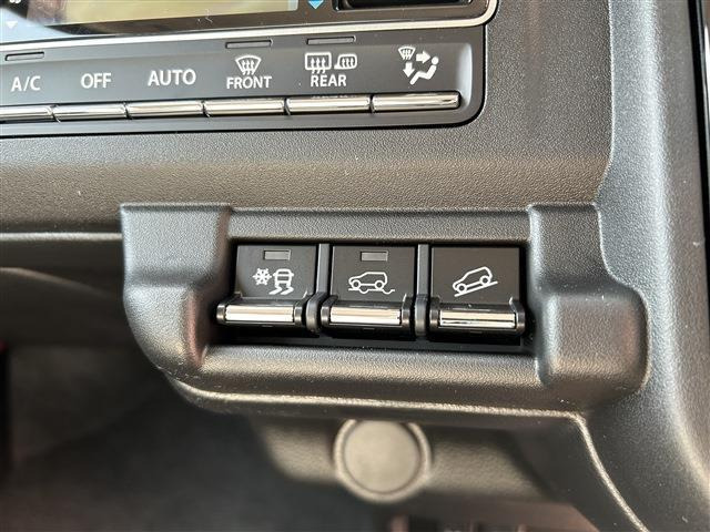 当店は指定工場を併設している店舗となっております!納車に向けた整備やその後のアフターサービスも充実しております!