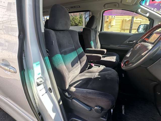 ���̋Ǝ҂ɂ������ې􂢁A�V�[�g�̃^�o�R�Ȃǂɂ��R�Q���̃��y�A��(�L��)�������Ă���܂��B