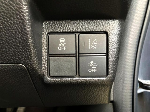 �y�z���_�Z���V���O�z���s���ɑO���̎ԗ�����F�����A�Փ˂������Ȏ��͌x��ƃu���[�L�ŏՓˉ���Ɣ�Q�y�����A�V�X�g�B�����S�Ƀh���C�u�����y���݂��������܂��B