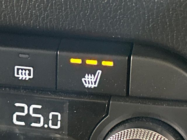 【シートヒーター】寒い日に重宝するシートヒーター!エアコンより早く温まってくれるので寒がりの人も安心ですね♪エアコンの温風は乾燥するから苦手、という方にもをおすすめです。