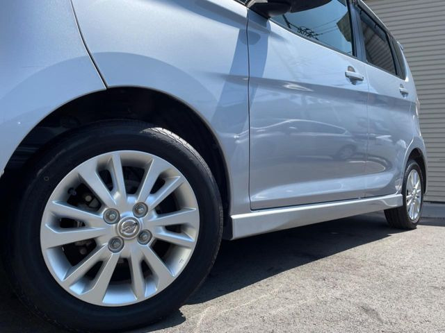 【14インチアルミホイール】外観にマッチしたアルミホイールを装着しております。各種アルミホイールや、スタッドレスタイヤも取扱いしております。是非ご相談ください♪