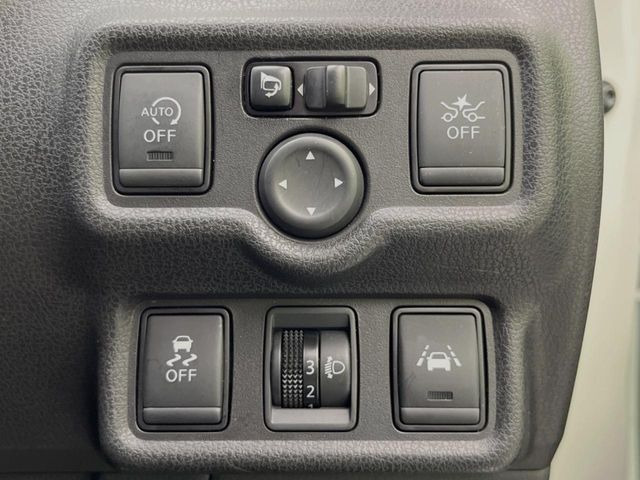 �y�G�}�[�W�F���V�[�u���[�L�z���s���ɑO���̎ԗ�����F�����A�Փ˂������Ȏ��͌x��ƃu���[�L�ŏՓˉ���Ɣ�Q�y�����A�V�X�g�B�����S�Ƀh���C�u�����y���݂��������܂��B