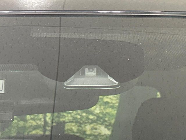 �y�G�}�[�W�F���V�[�u���[�L�z���s���ɑO���̎ԗ�����F�����A�Փ˂������Ȏ��͌x��ƃu���[�L�ŏՓˉ���Ɣ�Q�y�����A�V�X�g�B�����S�Ƀh���C�u�����y���݂��������܂��B