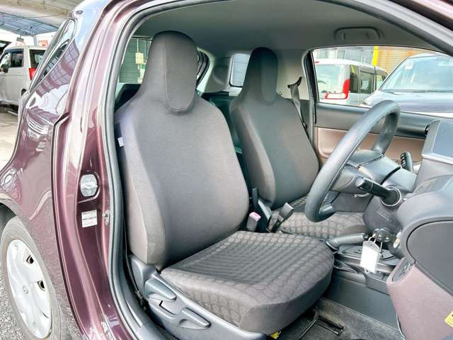 ���X�ł͌y�����Ԃ��畁�ʎԂ܂ŕ��L���I�[�����[�J�[�̎Ԏ�E�F�E�O���[�h��L�x�ɑ����Ă���܂��B