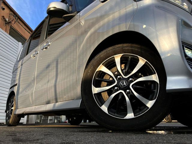 �y����14�C���`�A���~�z�C�[���z�O�ςɃ}�b�`���������A���~�z�C�[���𑕒����Ă���܂��B�e��ЊO�A���~�z�C�[����A�X�^�b�h���X�^�C�����戵�����Ă���܂��B���񂲑��k����������