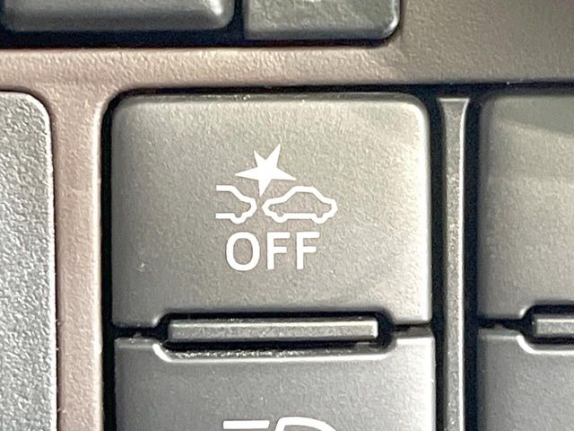 �y�g���^�Z�[�t�e�B�Z���X�z���s���ɑO���̎ԗ�����F�����A�Փ˂������Ȏ��͌x��ƃu���[�L�ŏՓˉ���Ɣ�Q�y�����A�V�X�g�B�����S�Ƀh���C�u�����y���݂��������܂��B