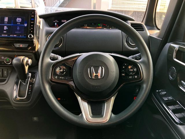 �y�X�e�A�����O�X�C�b�`�z�^�]���A�O������ڐ������炷���ƂȂ��A�I�[�f�B�I���̑��삪�\�ȕ֗��@�\!���S&���K�ȃh���C�u�����o���Ă���܂���