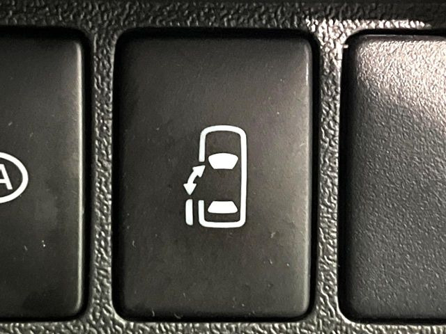 �y�p���[�X���C�h�h�A�z�X�}�[�g�L�[��^�]�Ȃ̃X�C�b�`�ŃX���C�h�h�A�̊J���\���d��������͂����ăh�A���J����K�v�������A���������q�l�ł��A�d���ו��������Ă��鎞�����N�ɊJ���߂ł��܂���