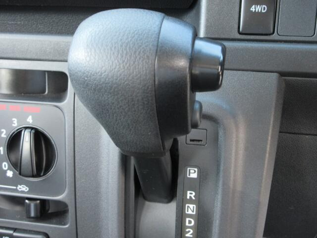 �V�t�g�m�u�̓X�����Ȃ��A���ꂢ�ȏ�Ԃł��B�����G�镔�������ꂢ���Ƒ�؂ɏ���Ă������Ƃ��킩��܂���B