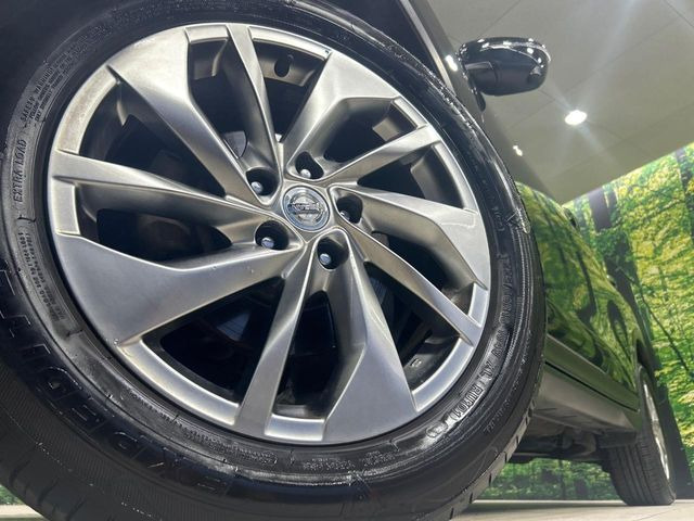 �y����18�C���`�A���~�z�C�[���z�O�ςɃ}�b�`���������A���~�z�C�[���𑕒����Ă���܂��B�e��ЊO�A���~�z�C�[����A�X�^�b�h���X�^�C�����戵�����Ă���܂��B���񂲑��k����������