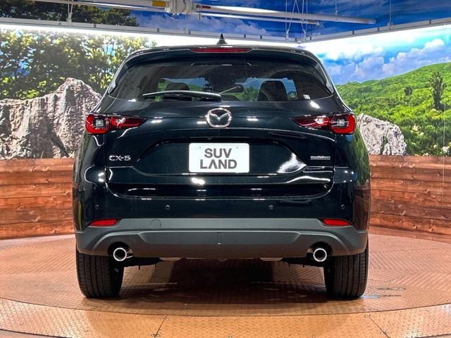 安心の最長10年・走行無制限保証(有償)をご用意。保証内容も充実はもちろん、無料点検&オイル交換や、年中無休の全国・24時間ロードサービスも付帯されておりますのでご安心下さい。