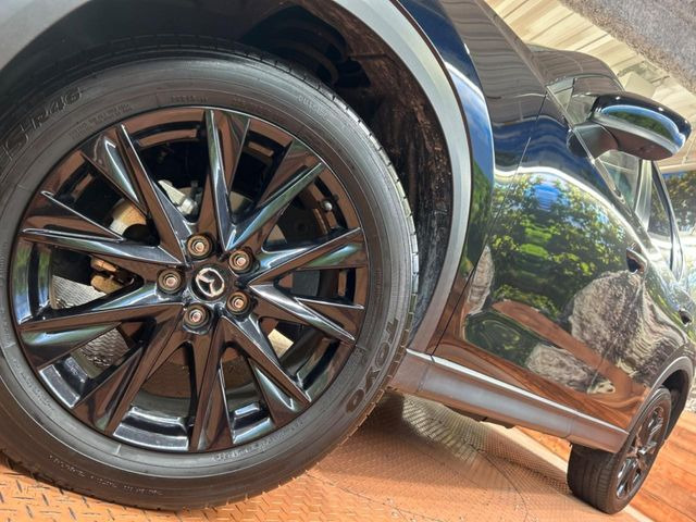 【純正19インチアルミホイール】外観にマッチした純正アルミホイールを装着しております。各種社外アルミホイールや、スタッドレスタイヤも取扱いしております。是非ご相談ください♪