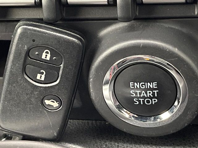 �y�X�}�[�g�L�[�z�J�o����|�P�b�g�ɓ��ꂽ�܂܂ł��h�A�̎{���E�������\�ȃX�}�[�g�L�[�𑕔��B�G���W���̃I���E�I�t�����J�M�����o���K�v����������Ƃ��Ă��֗��ł���