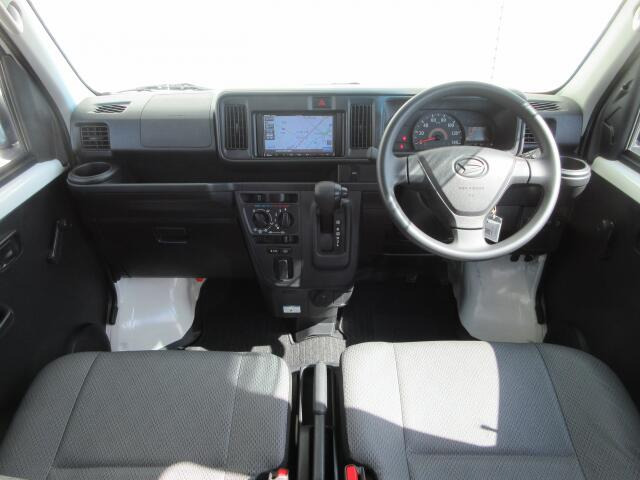 ���O���̐��|�E�K���X�n�{�f�B�R�[�e�B���O��CAR�N���[�j���O���Ǝ҂��{�H�������܂��̂ő�ϐ����B�I���b�N�X�����Ԃł݂͂Ȃ��܂ɉ��K�ȃh���C�u�����񑩁B