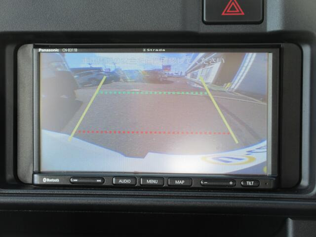 �o�b�N�J�����𑕔����Ă���܂��B���Ԏ��ɑ�ϖ𗧂��܂����^�]�����ȕ��̖����ɂȂ��Ă���܂��B