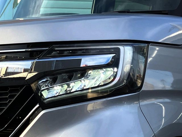 �yLED�w�b�h���C�g�z���V����ԑ��s�����ǍD�Ȏ��E���m�ۂ����S���ĉ^�]�ł��鍂�P�xLED�w�b�h���C�g�𑕔�!�_�����x�������A����d�͂��}�����Ă��܂��B