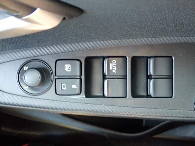 �d���i�[���h�A�~���[�E�p���[�E�B���h�E�������Ă��܂��B