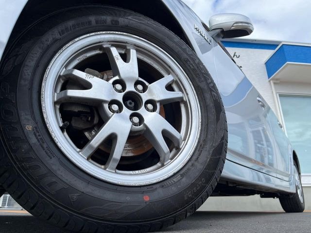 �y�A���~�z�C�[���z�O�ςɃ}�b�`�����A���~�z�C�[���𑕒����Ă���܂��B�e��A���~�z�C�[����A�X�^�b�h���X�^�C�����戵�����Ă���܂��B���񂲑��k����������