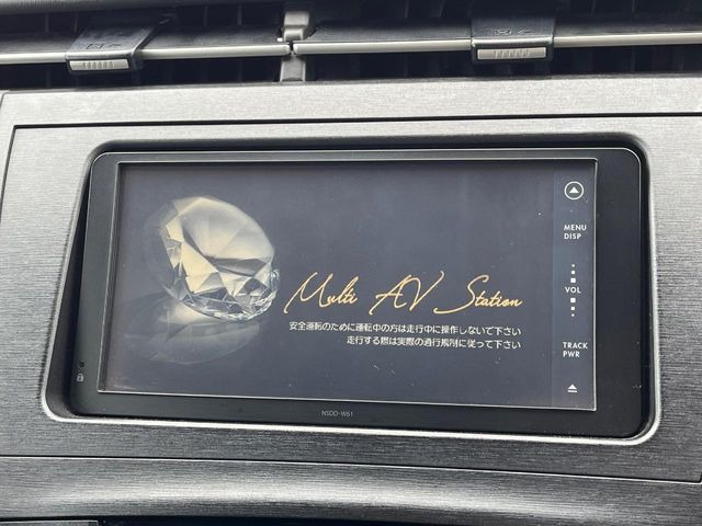 �y�����i�r�z�l�C�̏����i�r�𑕔����Ă���܂��B�i�r�̎g���₷���͂������A�I�[�f�B�I�@�\���[��!�L�����v�◷�s�͂������A�ʋ΂┃�����ȂǕ��i�̃h���C�u���y�����Ȃ�͂���