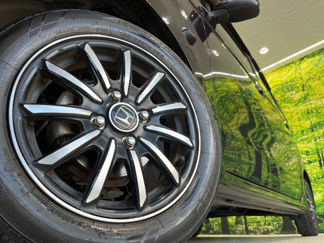 �y����14�C���`�A���~�z�C�[���z�O�ςɃ}�b�`���������A���~�z�C�[���𑕒����Ă���܂��B�e��ЊO�A���~�z�C�[����A�X�^�b�h���X�^�C�����戵�����Ă���܂��B���񂲑��k����������