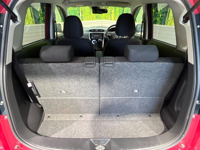 普段のお買い物や通勤、送迎等に十分な荷室スペースを確保しております。セカンドシートを倒すと、大きな荷物の積載も可能です♪
