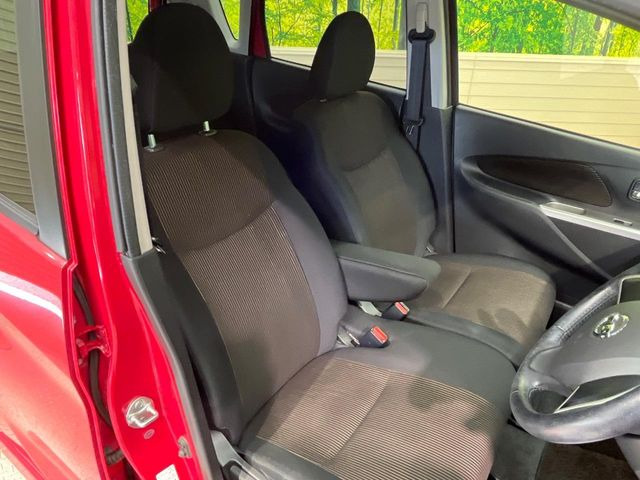 運転席シート廻りは使用感も少なく、良好な状態となっています。丁寧に使われていたことがよくわかりますね。