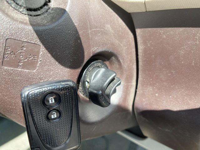 �y�X�}�[�g�L�[�z�J�o����|�P�b�g�ɓ��ꂽ�܂܂ł��h�A�̎{���E�������\�ȃX�}�[�g�L�[�𑕔��B�G���W���̃I���E�I�t�����J�M�����o���K�v����������Ƃ��Ă��֗��ł���