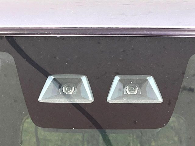 �y�X�}�[�g�A�V�X�g�z���s���ɑO���̎ԗ�����F�����A�Փ˂������Ȏ��͌x��ƃu���[�L�ŏՓˉ���Ɣ�Q�y�����A�V�X�g�B�����S�Ƀh���C�u�����y���݂��������܂��B