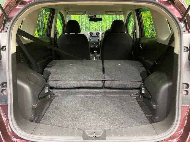 ���i�̂���������ʋ΁A���}���ɏ\���ȉ׎��X�y�[�X���m�ۂ��Ă���܂��B�Z�J���h�V�[�g��|���ƁA�傫�ȉו��̐ύڂ��\�ł���