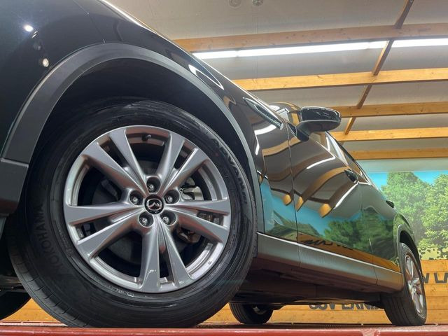 �y����18�C���`�A���~�z�C�[���z�O�ςɃ}�b�`���������A���~�z�C�[���𑕒����Ă���܂��B�e��ЊO�A���~�z�C�[����A�X�^�b�h���X�^�C�����戵�����Ă���܂��B���񂲑��k����������