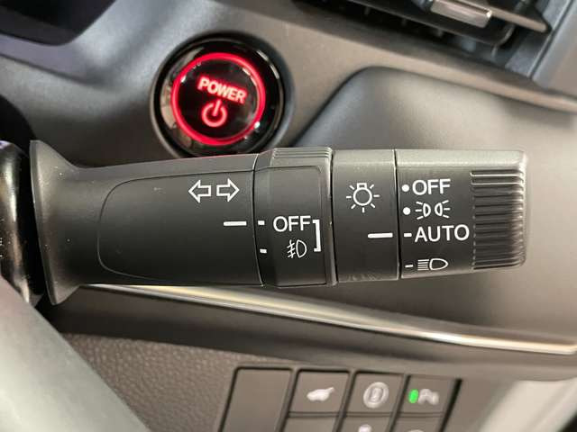 運転席周りに大きな傷、汚れ、へたりなどなく良質な状態です!