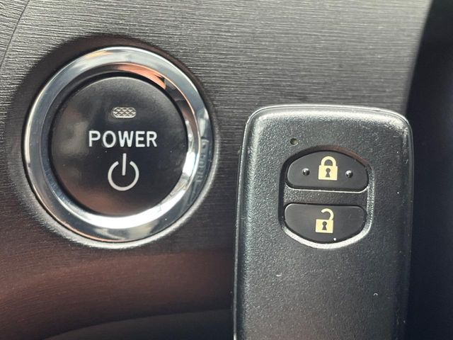 �y�X�}�[�g�L�[�z�J�o����|�P�b�g�ɓ��ꂽ�܂܂ł��h�A�̎{���E�������\�ȃX�}�[�g�L�[�𑕔��B�G���W���̃I���E�I�t�����J�M�����o���K�v����������Ƃ��Ă��֗��ł���