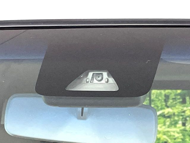 �y�X�}�[�g�A�V�X�g�z���s���ɑO���̎ԗ�����F�����A�Փ˂������Ȏ��͌x��ƃu���[�L�ŏՓˉ���Ɣ�Q�y�����A�V�X�g�B�����S�Ƀh���C�u�����y���݂��������܂��B