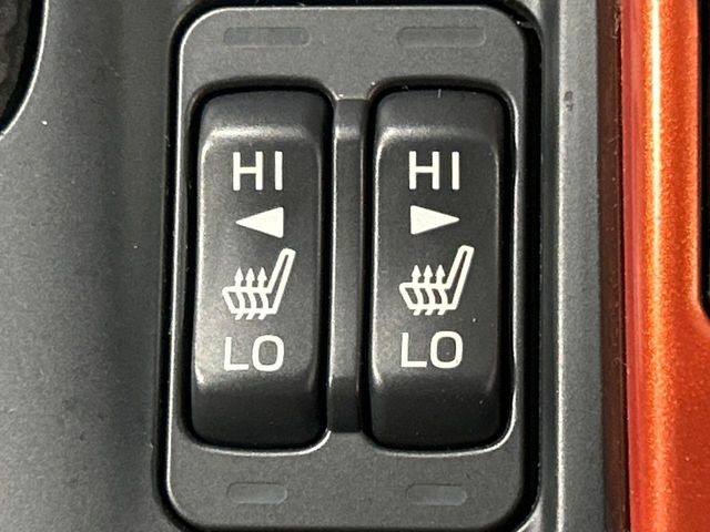 【シートヒーター】寒い日に重宝するシートヒーター!エアコンより早く温まってくれるので寒がりの人も安心ですね♪エアコンの温風は乾燥するから苦手、という方にもをおすすめです。