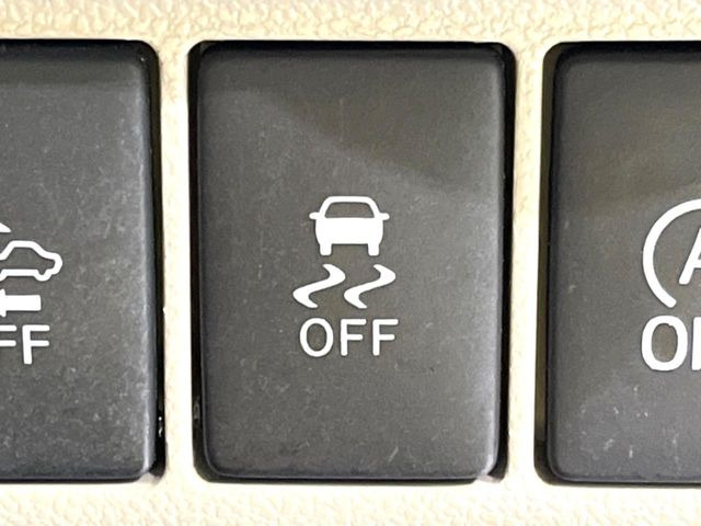 �y������h�~���u�z�ԗ��̉���������m����ƁA�����I�Ɏԗ��̐i�s������ۂ悤�Ɏԗ��𐧌䂵�܂��B�J�̓��ȂǊ���₷���H�ʏ󋵂ł����S�ȉ^�]���\�ł��B