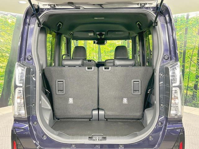 普段のお買い物や通勤、送迎等に十分な荷室スペースを確保しております。セカンドシートを倒すと、大きな荷物の積載も可能です♪