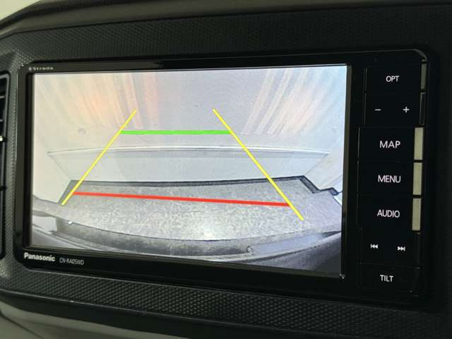 点検や修理でお越しの際はゆっくりくつろぎながらお待ちいただけるように、大きなソファ席もご用意しております♪テレビを見ながらのんびりお待ちください(^ω^)