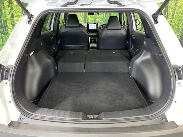 ���i�̂���������ʋ΁A���}���ɏ\���ȉ׎��X�y�[�X���m�ۂ��Ă���܂��B�Z�J���h�V�[�g��|���ƁA�傫�ȉו��̐ύڂ��\�ł���