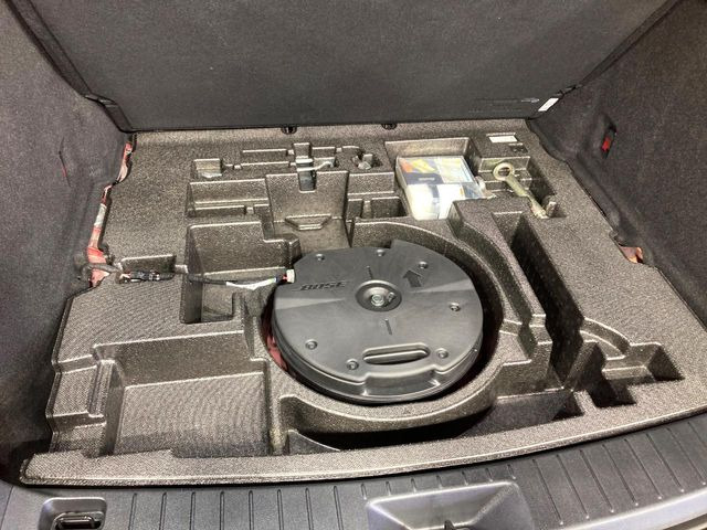 �yBOSE�T�E���h�V�X�e���z���[�J�[�I�v�V�����̍��i�ʃT�E���h�V�X�e���𓋍ځB��p�̃`���[�j���O���{���ꂽ�召�l�X�ȃX�s�[�J�[����ǎ��ȃT�E���h���t�ł��A�Տꊴ���ӂ�鉹����Ԃ����o���܂��B